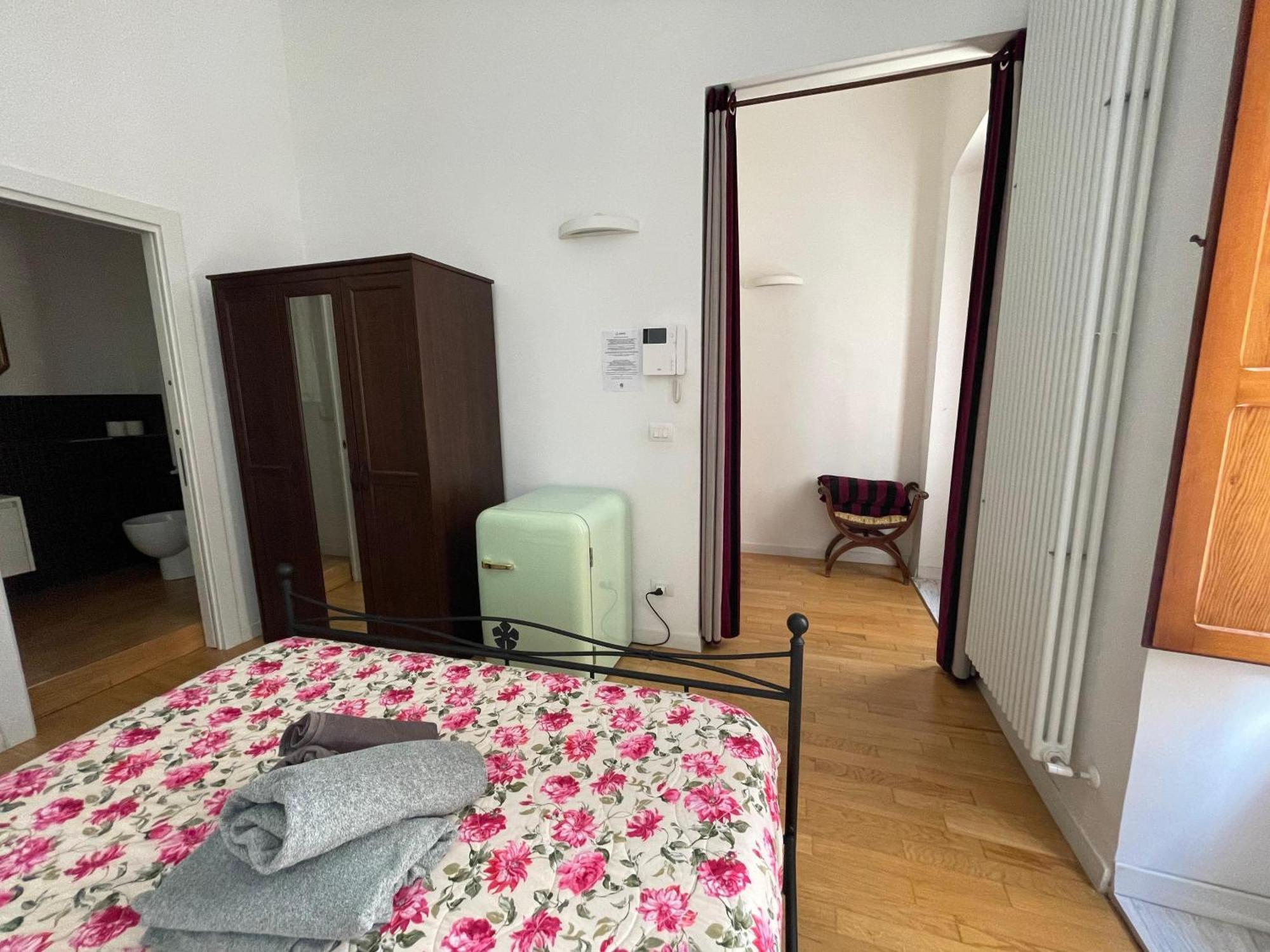Lovely Room In Bari Old Town Exterior photo