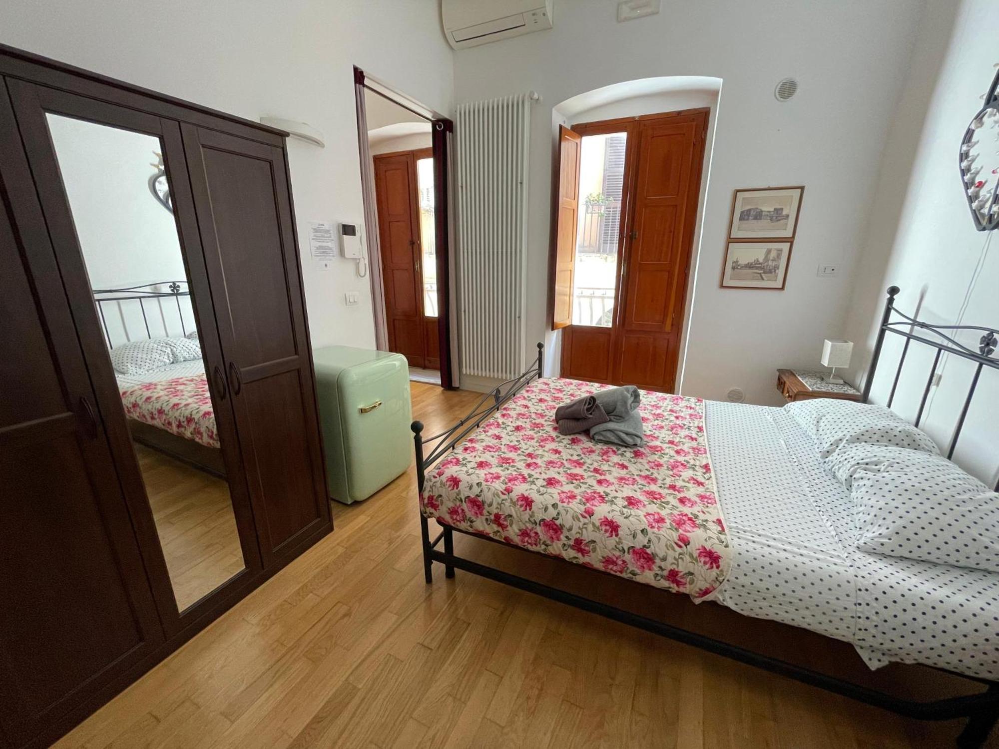 Lovely Room In Bari Old Town Exterior photo